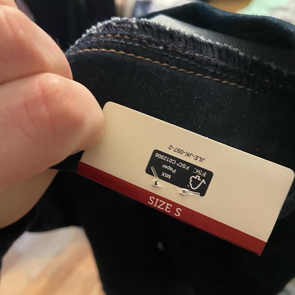 Lei Girl Jeans - Picture 2 of 3